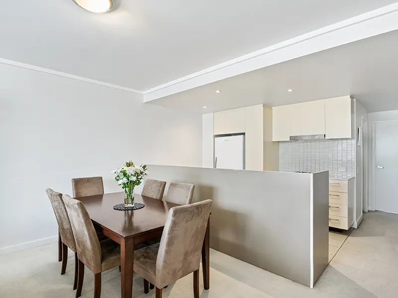 ULTRA-MOD & CONVENIENT TWO BEDROOM APARTMENT!