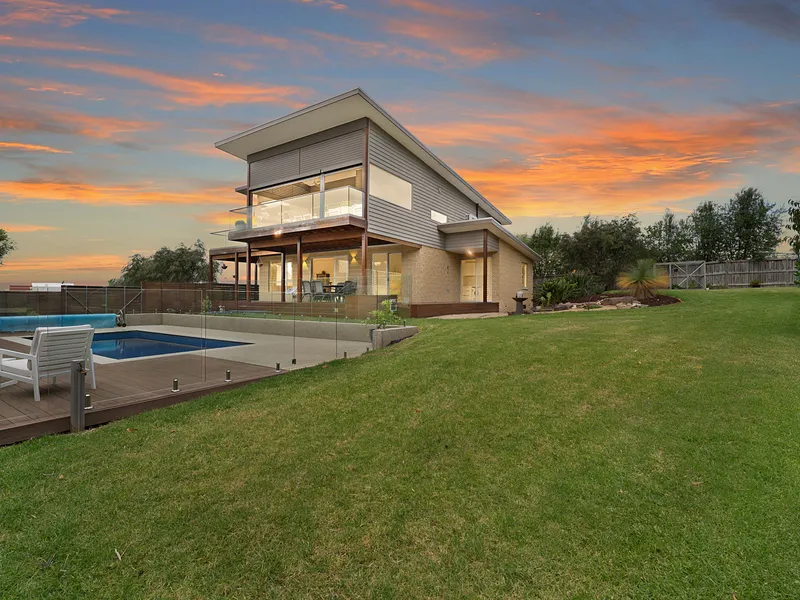 Beautifully appointed, large family home with a pool!