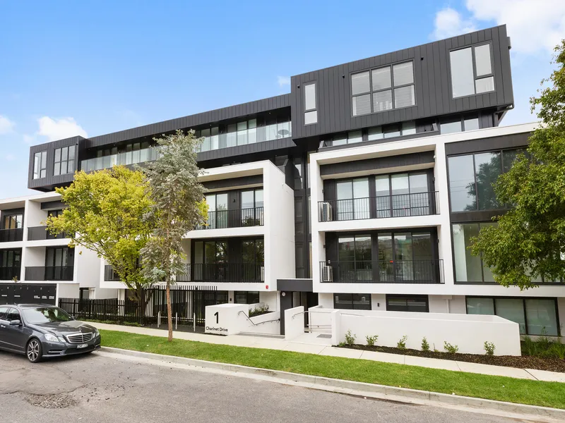 Contemporary comfort in exceptional location