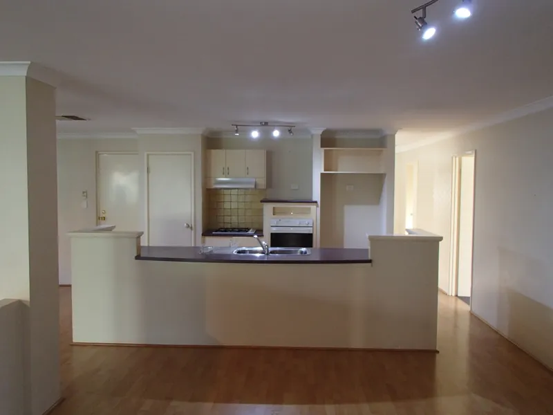 4 X 2 FAMILY HOME IN GREAT LOCATION!