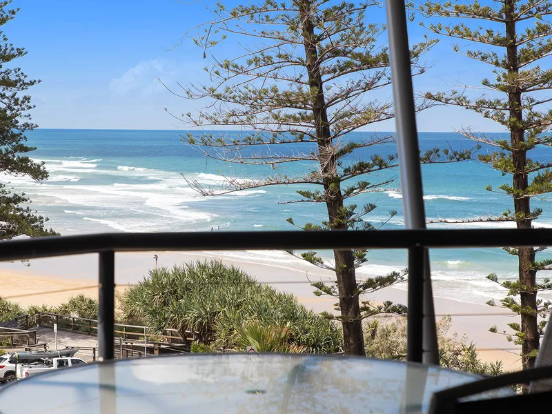 Oceanview Apartment Metres From The Beach