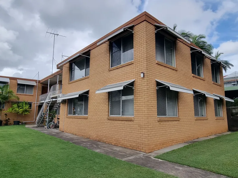 Air Conditioned Unit in Prime Inner City Location!