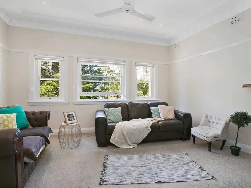 Boutique Manly apartment just 100m from Queenscliff beach