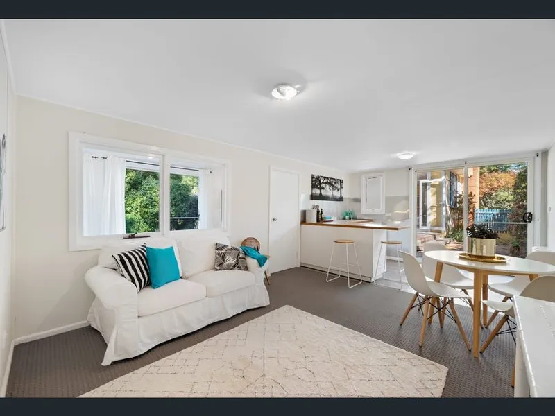 One Bedroom Self-Contained Garden Flat in a Leafy Locale