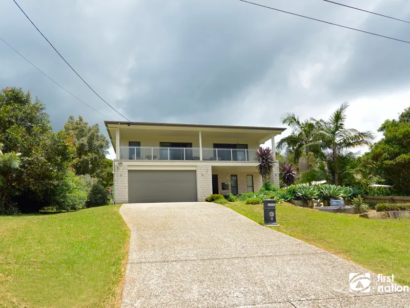 Spacious and Modern Family Friendly Entertainer with Gold Coast Views