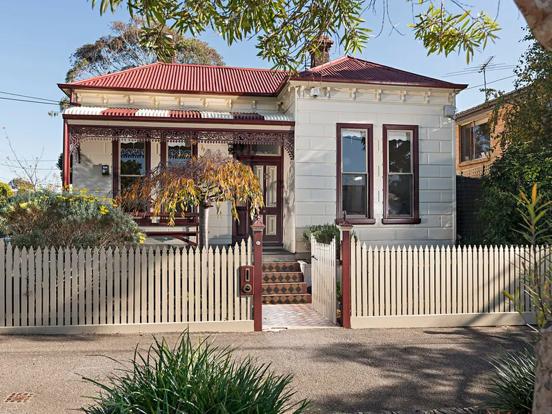 Elegant Edwardian family home with rear studio