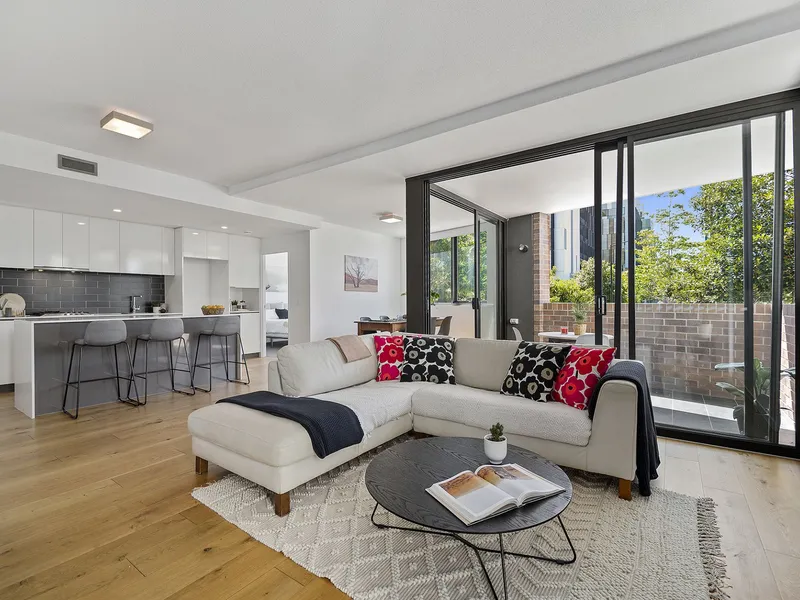 Stylish apartment with lifestyle convenience