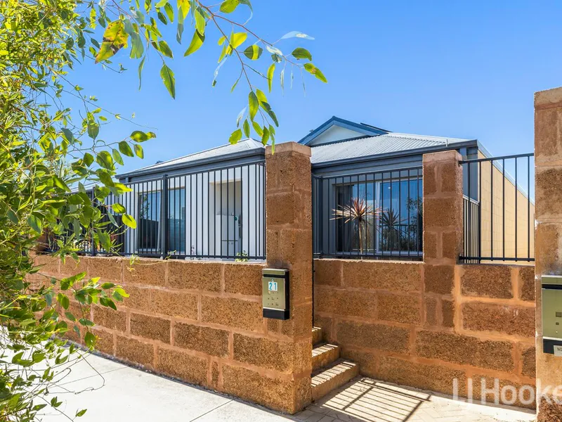 HOME OPEN SATURDAY 10TH 12.30PM - 1.00PM AND SUNDAY 11TH APRIL 12.30PM - 1.00PM