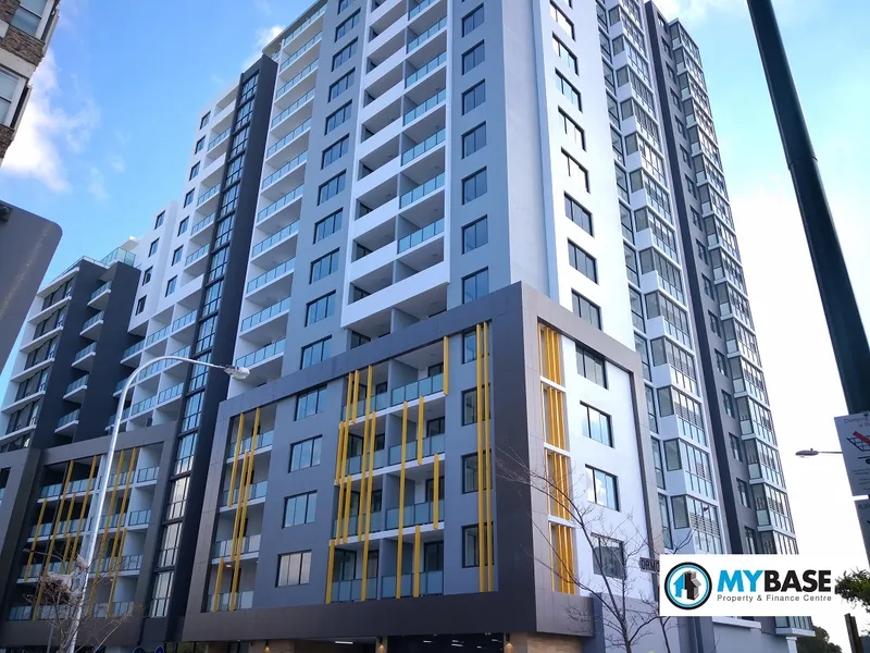 MODERN 1 BEDROOM + STUDY LUXURY APARTMENT