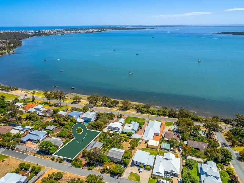 Spectacular estuary views from this elevated 1,012sqm lot