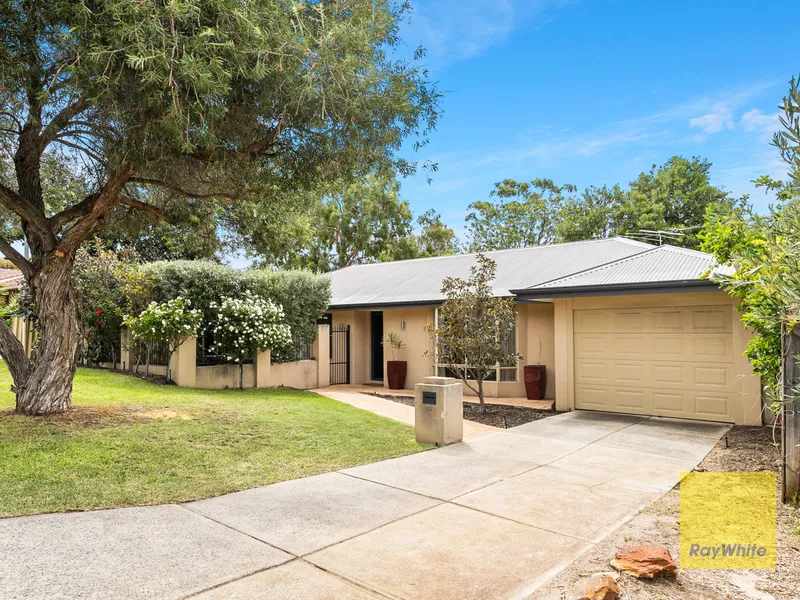 Rare single level 3 bedroom home close to Cottesloe Golf Course!