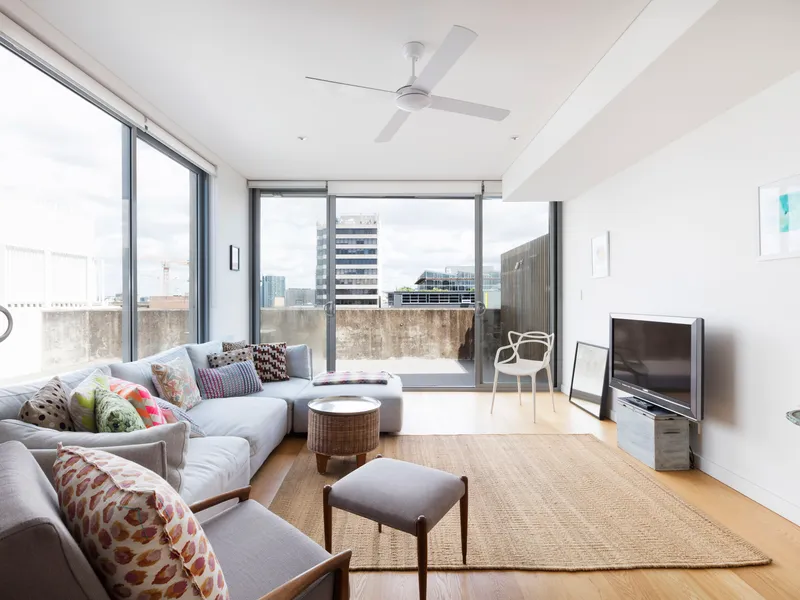 Corner rooftop position, award winning DeNode building