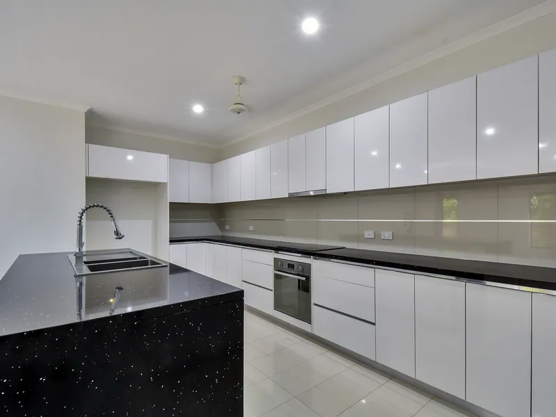 Zen Living!! 3 Bedroom