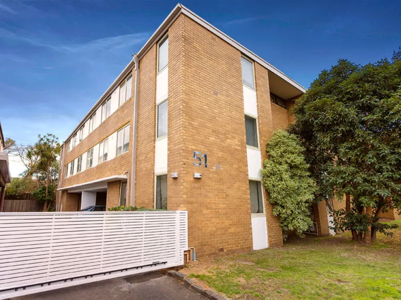 Peaceful Parkside Living Enjoying Chapel St Convenience