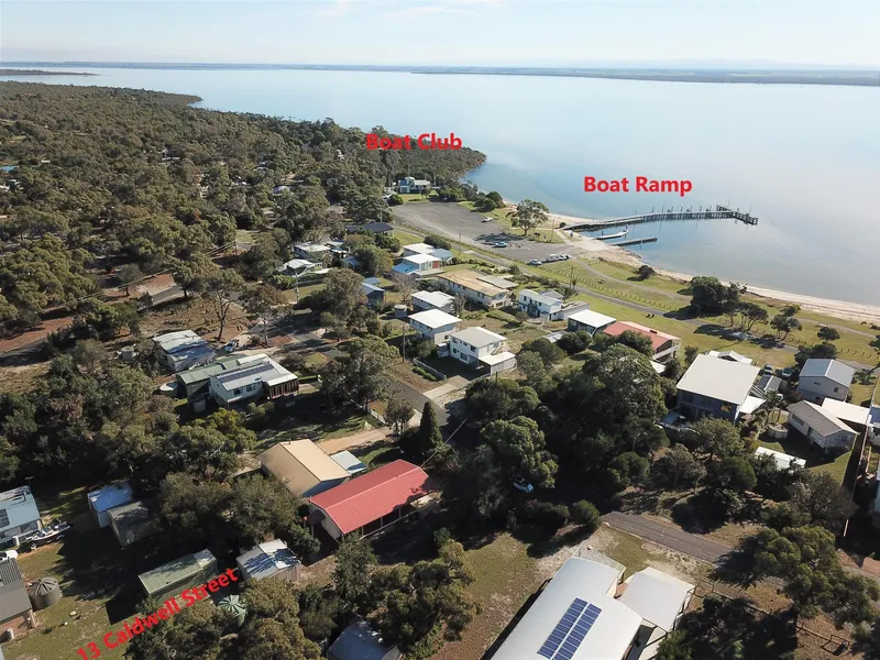 WALKING DISTANCE TO EVERYTHING!