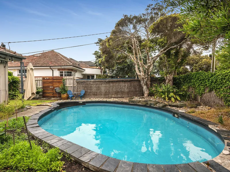 RENOVATED HERITAGE HOME | POOL | MOMENTS FROM BEACH