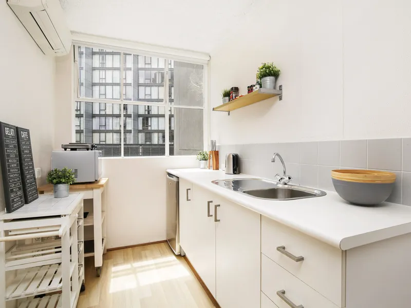 Fully Furnished Studio Apartment in the Heart of Surry Hills
