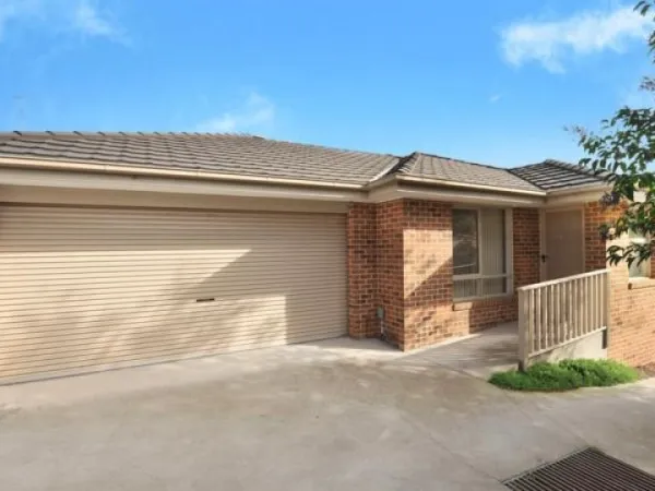 GOOD SIZED 3 BEDROOM UNIT WITH ENSUITE