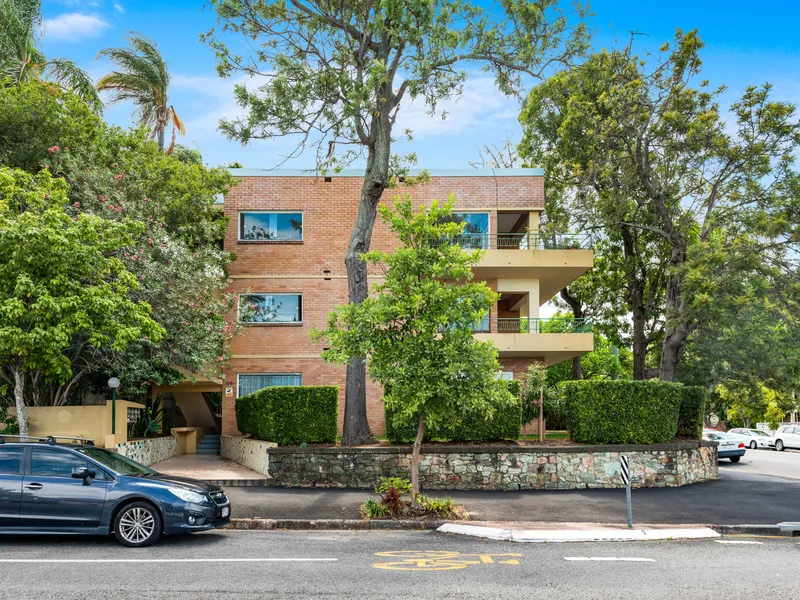 Low-maintenance Abode in the Heart of New Farm