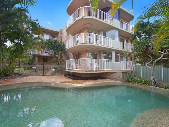 Fully Furnished Unit in Coolum Beach