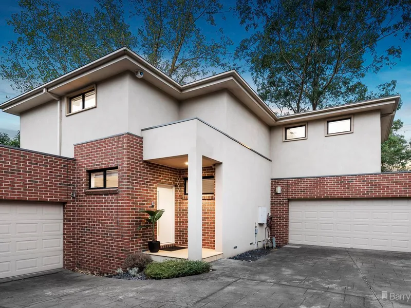 Beautiful Townhouse with Brilliant Courtyard