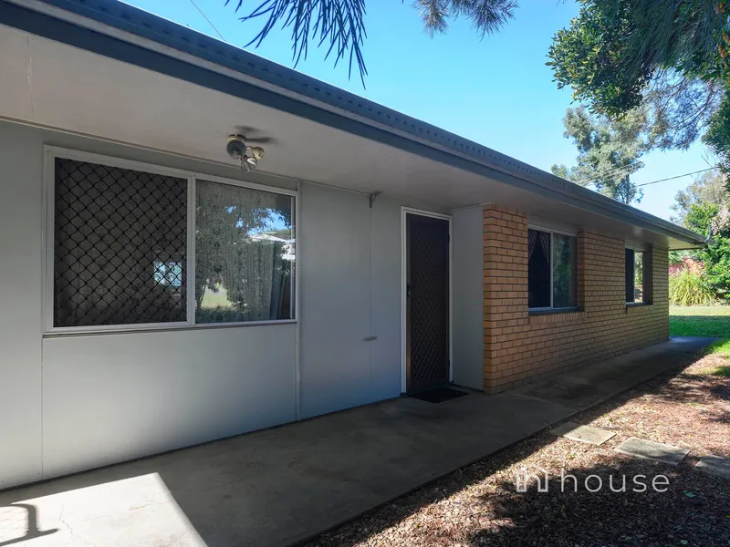 NEAT & LOW MAINTENANCE ENTRY-LEVEL HOME