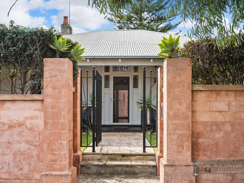 Classic, Charming Freo Cottage