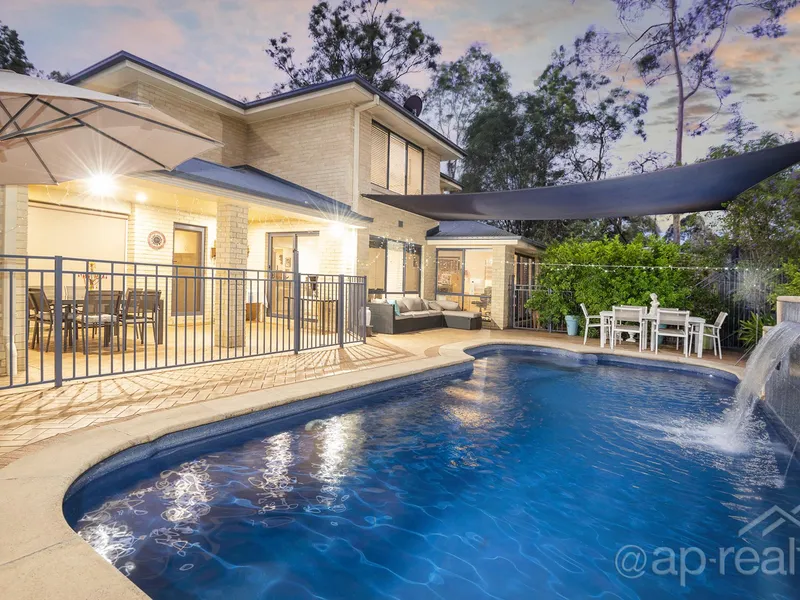 MAJESTIC PLANTATION BUILT FAMILY HOME