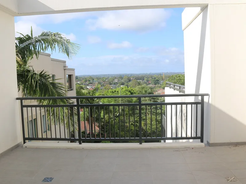PENTHOUSE, DUAL NORTH & SOUTH BALCONIES,QUIET CONVENIENT LOCATION Wonderful Views