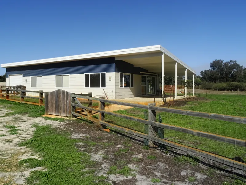 Cottage set amongst farmland