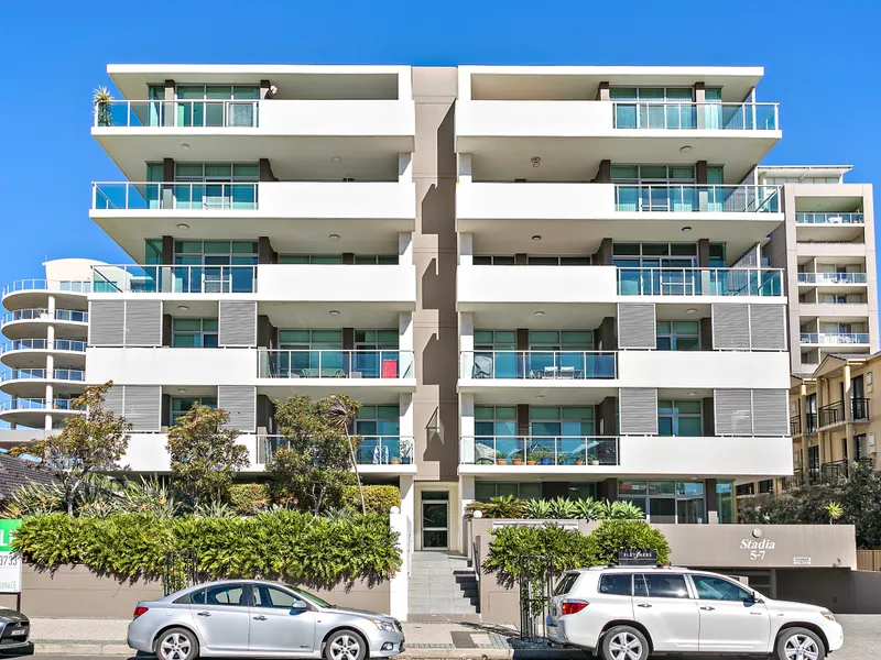 TWO BEDROOM UNIT - CLOSE TO BEACH!