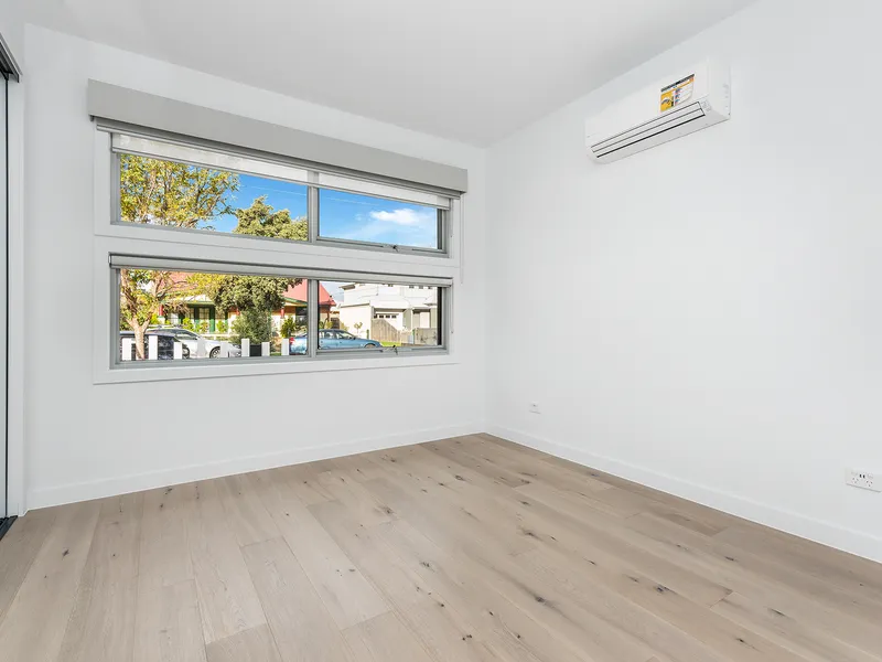 STYLISH LIVING IN A SOUGHT AFTER LOCATION!