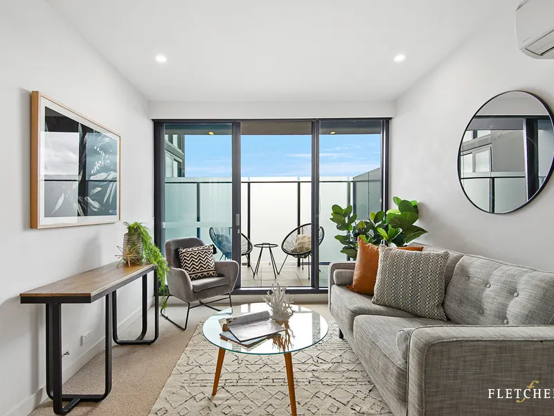 Lattes, lifestyle and luxurious living in Estelle