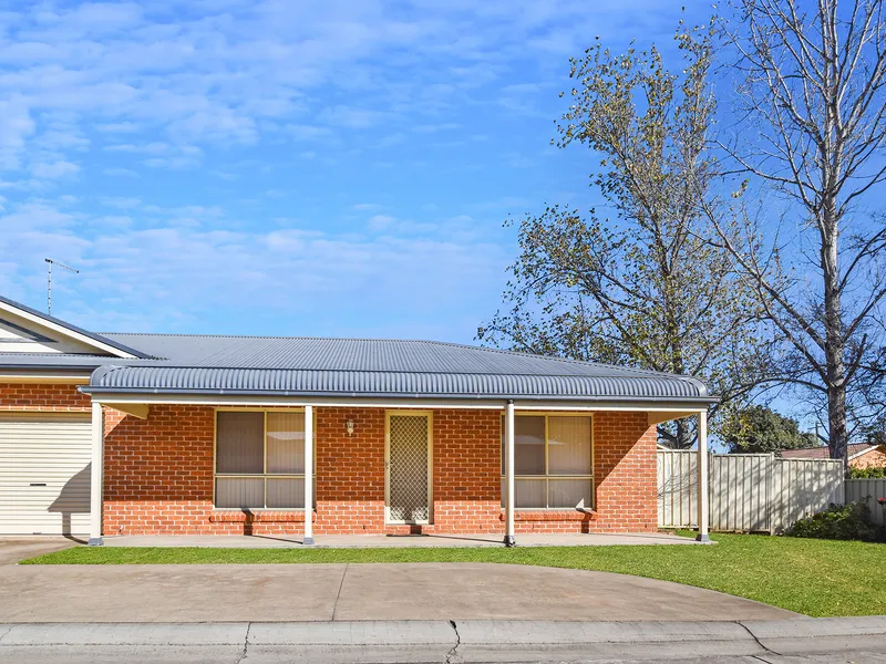 Generous 2 Bedroom Duplex In Scone