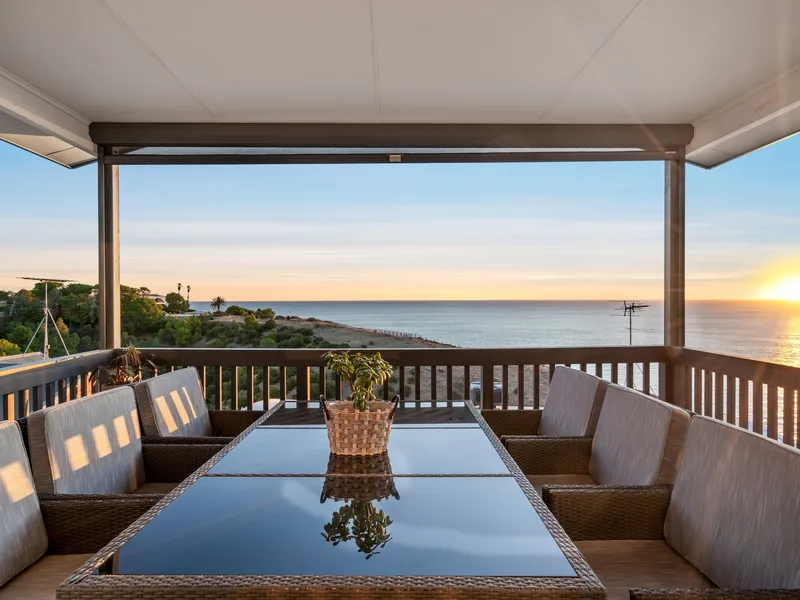 Luxury Family Home with Breathtaking Coastal Views!