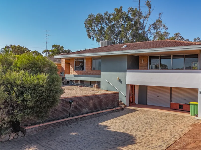 18 Doctors Drive - Elevated Townsite Gem