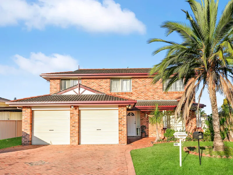 FOUR BEDROOM DOUBLE STOREY HUGE HOME PLUS A TWO BEDROOM GRANNY FLAT FOR DUAL INCOME!