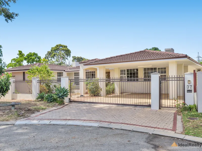 A GORGEOUS FAMILY HOME & R40