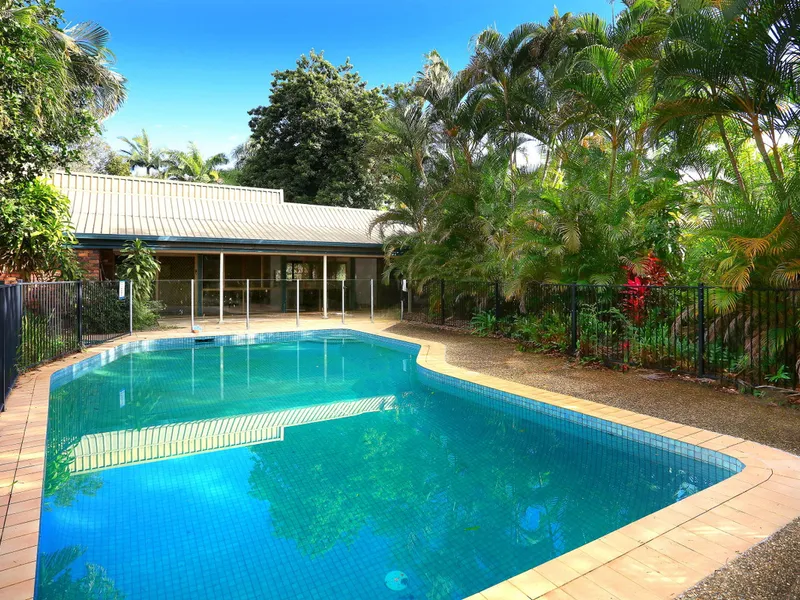 A STATELY HOME SET ON LIFESTYLE ACREAGE