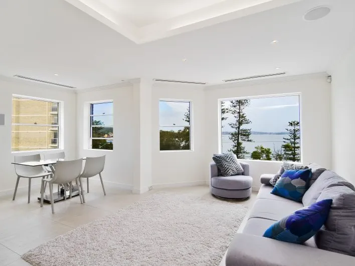 THREE BEDROOM APARTMENT, FANTASTIC VIEWS!