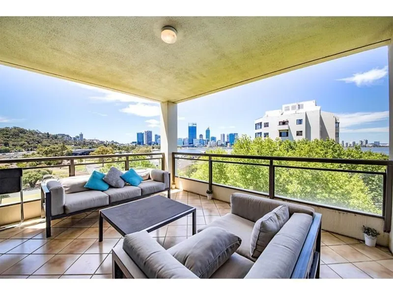 ONE OF SOUTH PERTH'S FINEST VIEWS!!!