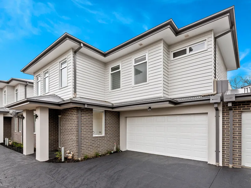 Brand New Three Bedroom Townhouse – Oakhill Estate