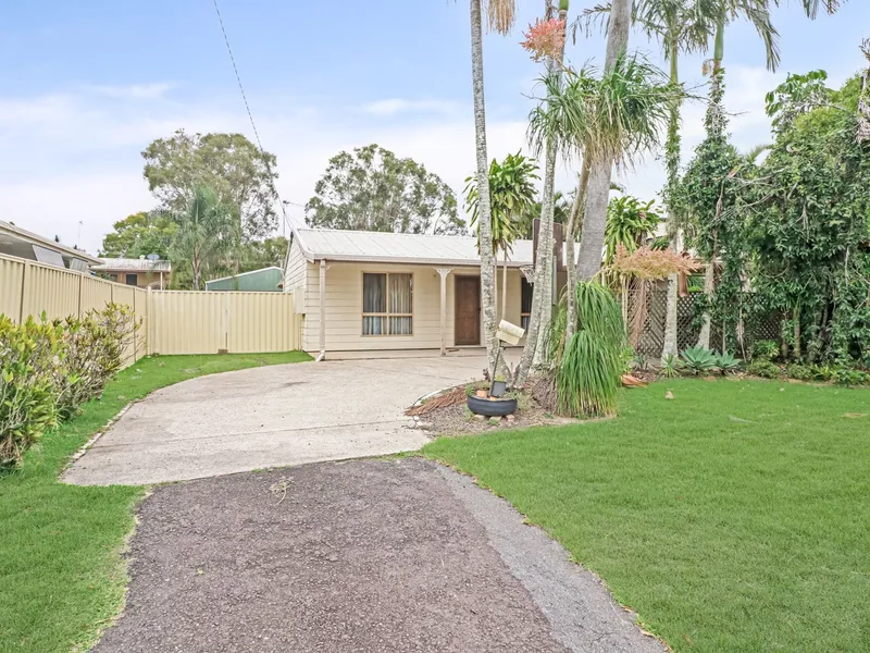 Refreshed 3 bedroom home within walking distance to beach