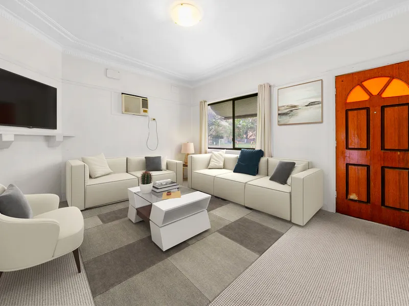 Neat Two Bedroom Home, Fantastic Location, Split System Air!