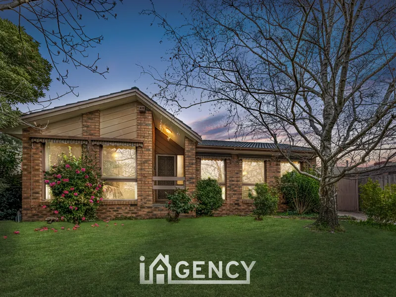 ONE OWNER DISPLAY HOME QUALITY!!