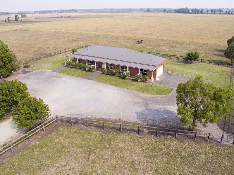 44.97 Acres and only 1300m from Cardinia primary school