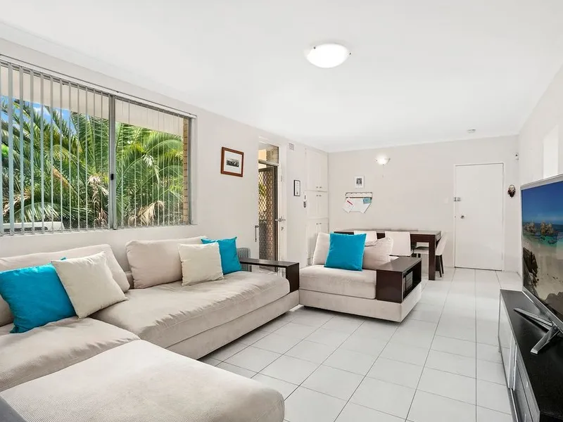Peaceful & Private 2 Bedroom Apartment in Great Bondi Location!