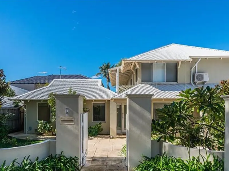 SOPHISTICATED PEPPERMINT GROVE LIFESTYLE