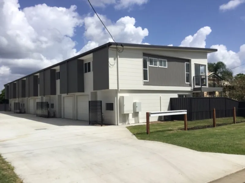 BEAUTIFUL NEAR NEW TOWNHOUSE - READY TO MOVE IN NOW!