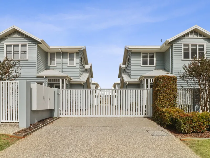 Executive Townhouse in a secure gated complex!